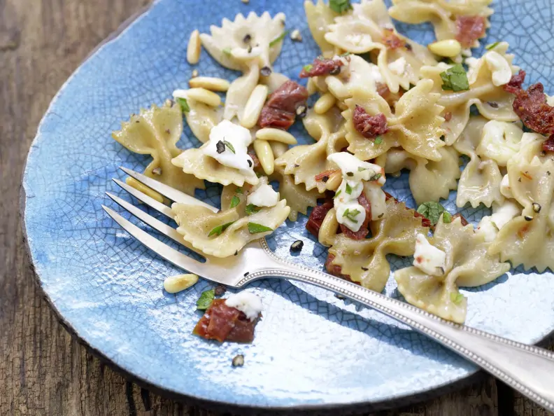 Würzige Mozzarella-Nudeln