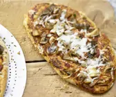 Pizza mit Pilzen