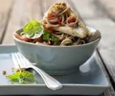 Rotbarbenfilet auf Spaghetti