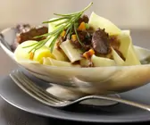 Pasta in Hirsch-Schoko-Sauce