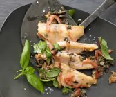 Lachsfilet auf Tomatengemüse