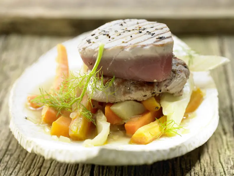 Kleine Kalbsrückensteaks und Thunfisch