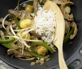 Asiatisches Rindfleisch aus dem Wok