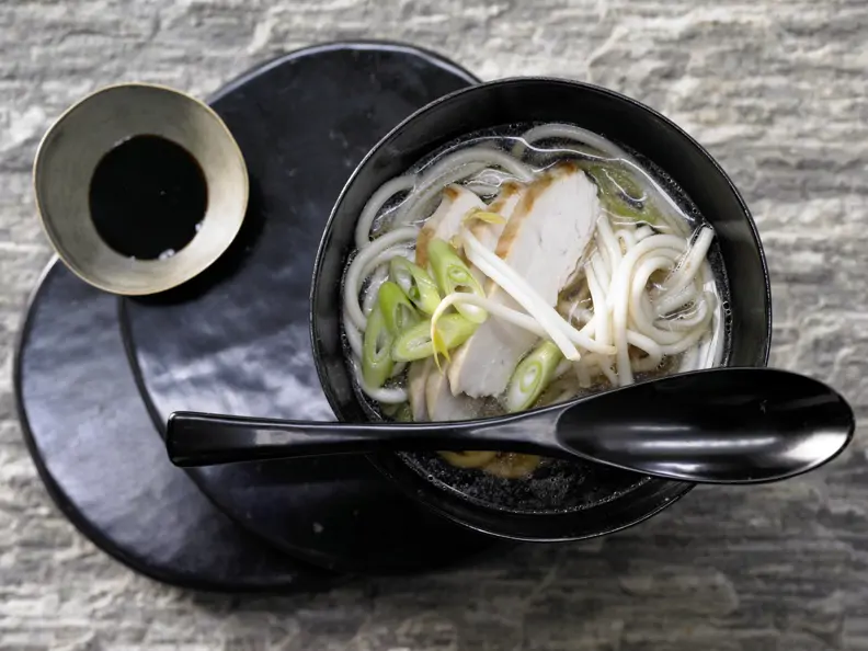 Japanische Nudelsuppe
