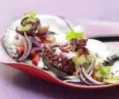 Würziger Oktopus-Gemüse-Salat