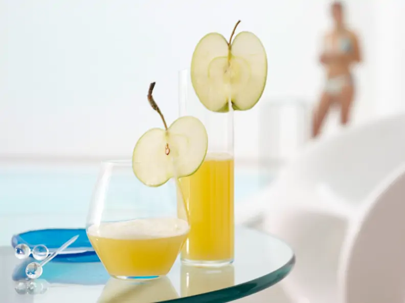 Pikanter Apfel-Ananas-Saft