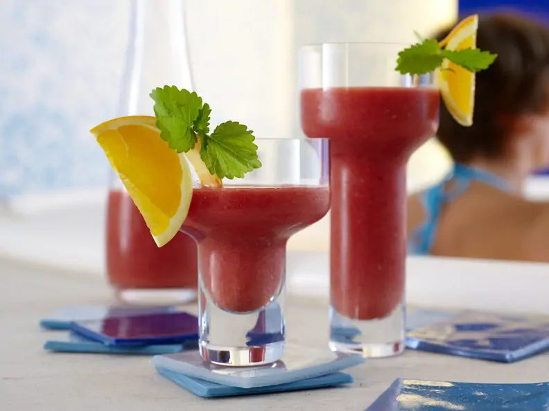 Papaya-Orangen-Smoothie mit Minze 