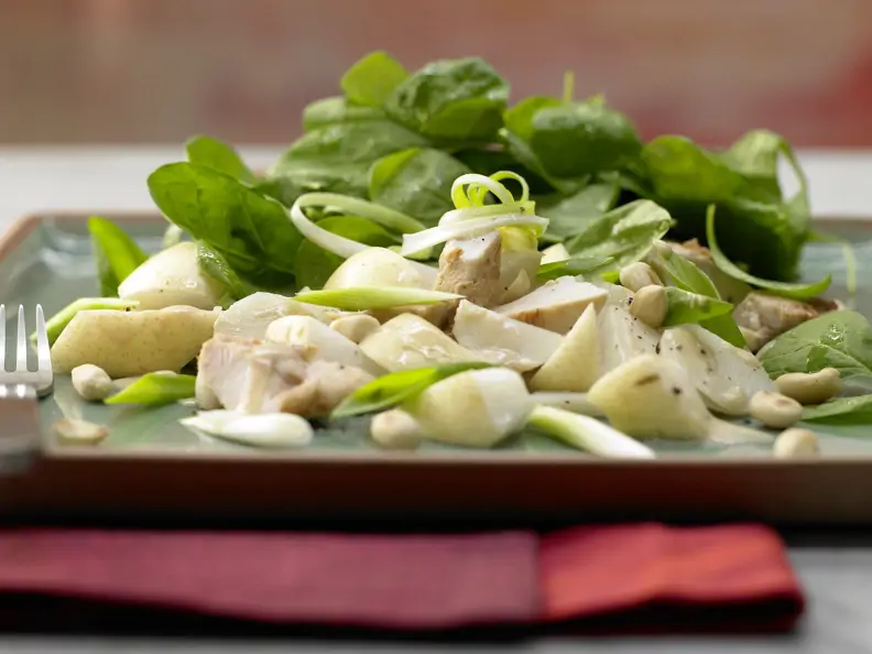 Asia-Spinatsalat mit Hähnchenfilet