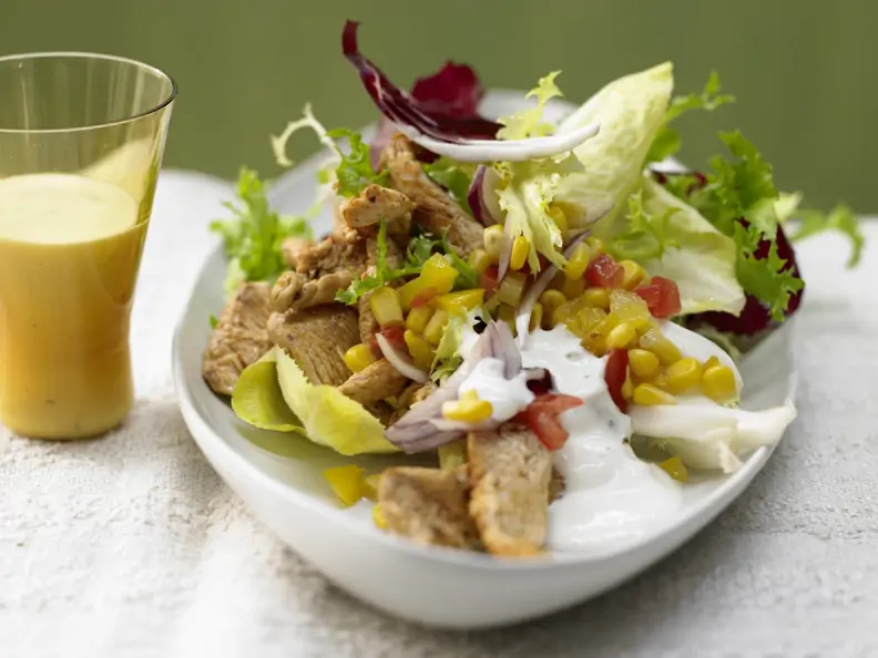 Bunte Salatschüssel