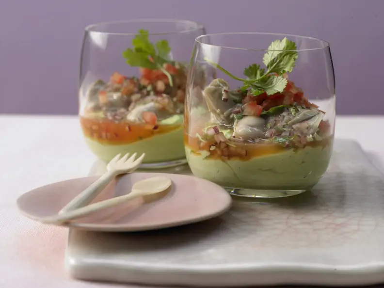 Marinierte Austern auf Avocadocreme