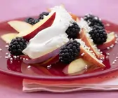 Brombeer-Nektarinen-Salat