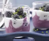 Brombeer-Schichtjoghurt