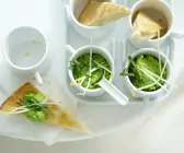 Pita-Ecken mit Erbsen-Dip
