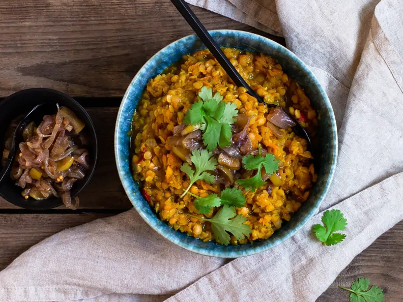 Dal Tadka mit Apfel-Chutney