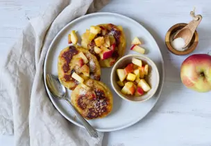 Vegane Quarkkeulchen mit Apfelkompott