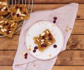 Apfelkuchen aus Ölteig mit Cranberries und Streuseln