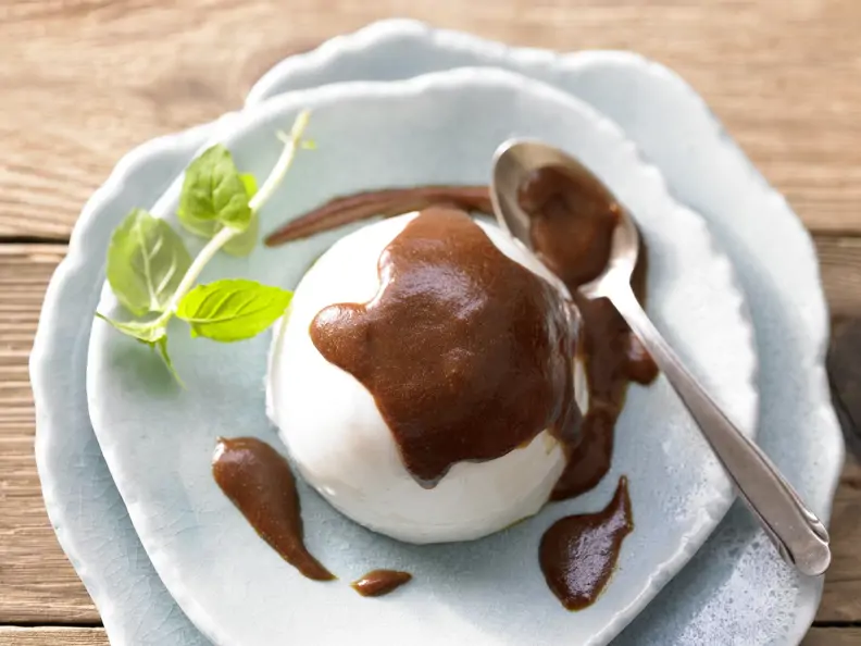 Gestürzte Joghurtcreme