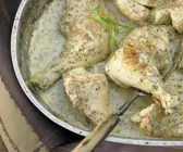 Geschmortes Hähnchen auf französische Art