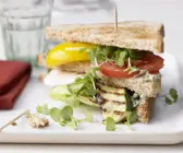 Vegetarische Club-Sandwiches