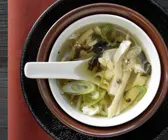 Scharf-saure Suppe