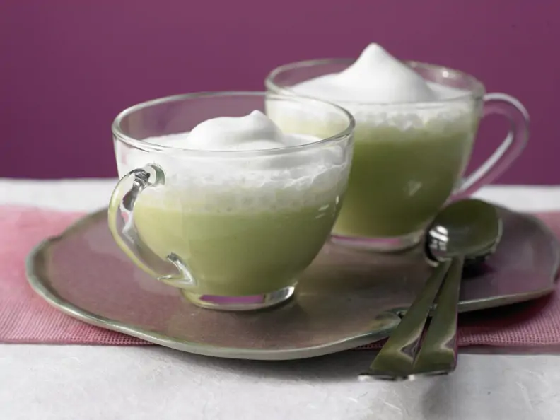 Süppchen von grünem Spargel