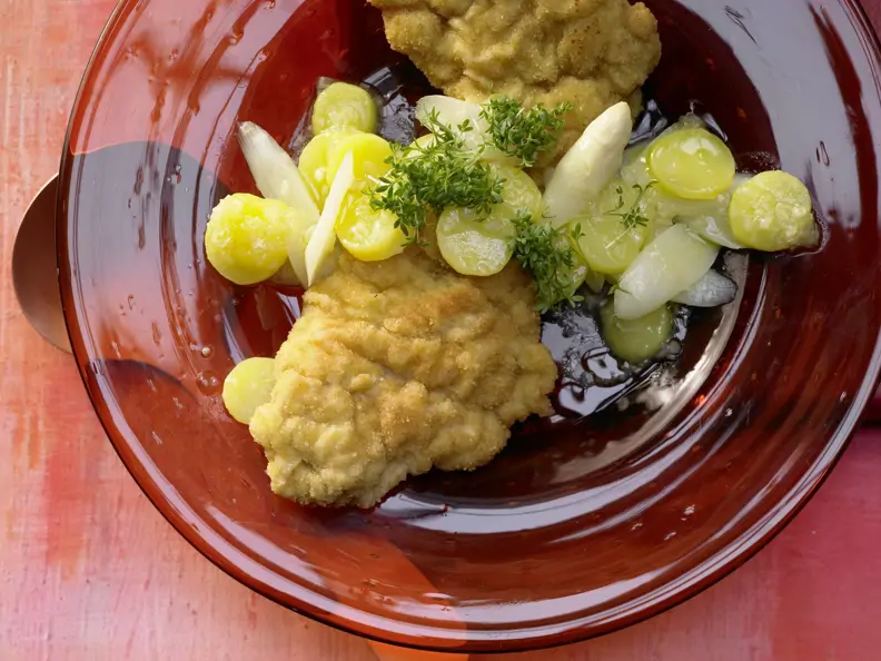 Seeteufel-Schnitzel mit Spargel-Kartoffel-Salat