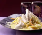 Pochierte Hähnchenbrust