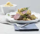 Rehrücken mit Kräuter-Nuss-Kruste
