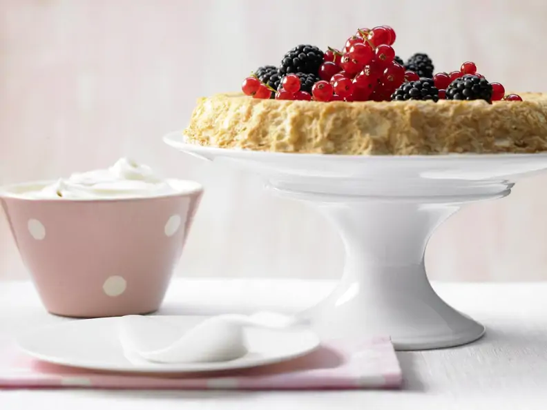 Locker-leichte Beerentorte