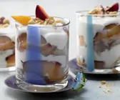 Pflaumen-Schichtdessert