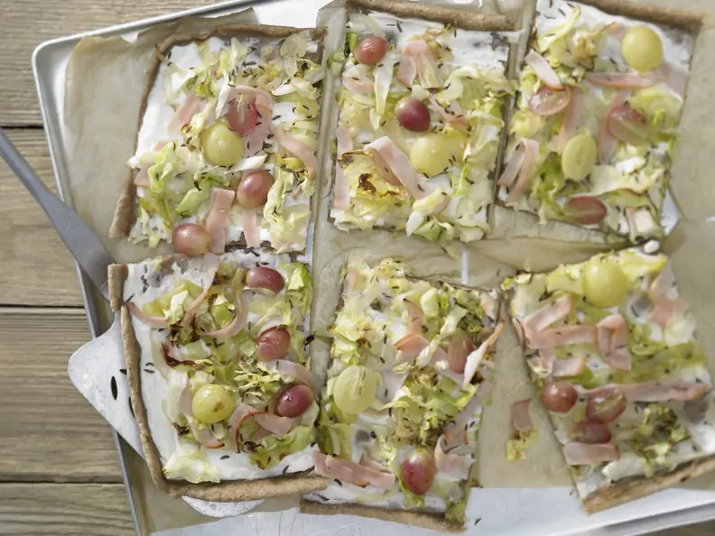 Spitzkohl-Flammkuchen