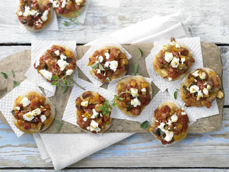 Minipizzen mit Paprikagemüse