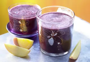 Brombeer-Pfirsich-Cocktail