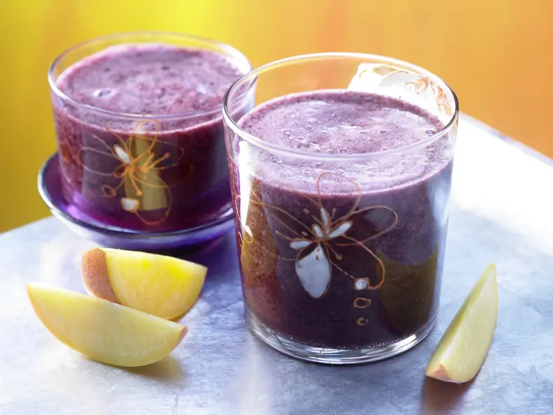 Brombeer-Pfirsich-Cocktail