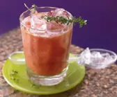 Fruchtiger Tomaten-Drink