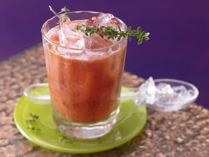 Fruchtiger Tomaten-Drink