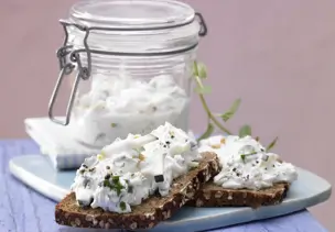 Zucchini-Kräuter-Quark