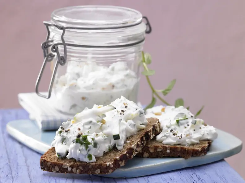 Zucchini-Kräuter-Quark