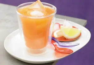 Scharfer Ananas-Möhren-Drink