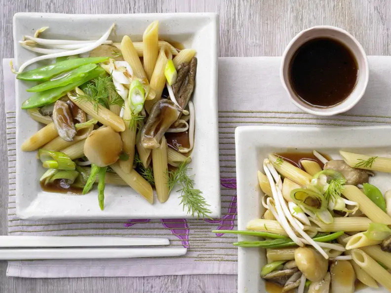 Asiatische Gemüsenudeln
