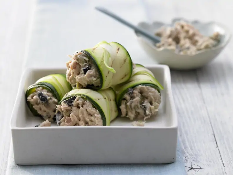 Thunfisch-Zucchini-Röllchen