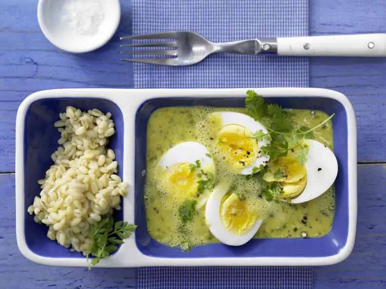 Eier in Curry-Senf-Sauce
