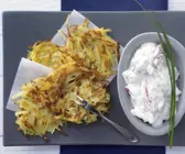 Kartoffelrösti mit Kräuterquark
