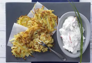 Kartoffelrösti mit Kräuterquark