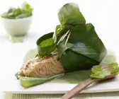 Lachs im Bananenblatt