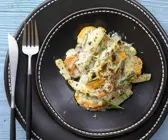 Möhren-Kohlrabi-Gratin mit Kräuterquark