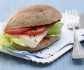 Fischburger mit Chilisauce
