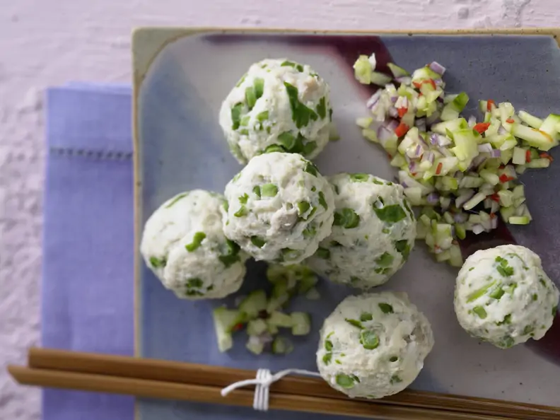 Gedämpfte Thai-Fischbällchen