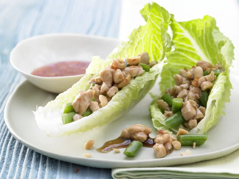 Gefüllte Salatblätter