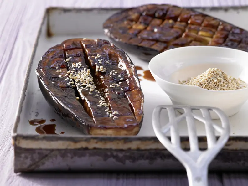 Gegrillte Aubergine mit Miso